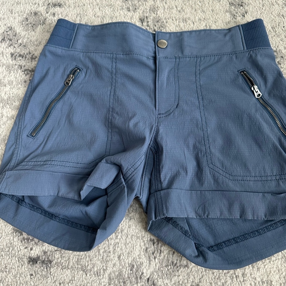 Athleta Blue Cargo Shorts Moisture-Wicking Outdoor
